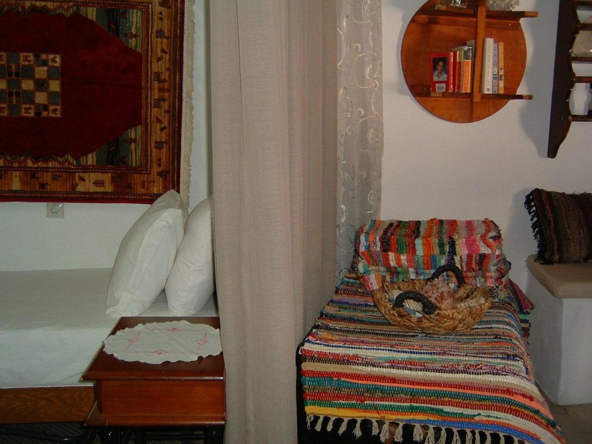Yiayia'S Home Chalki Town 외부 사진