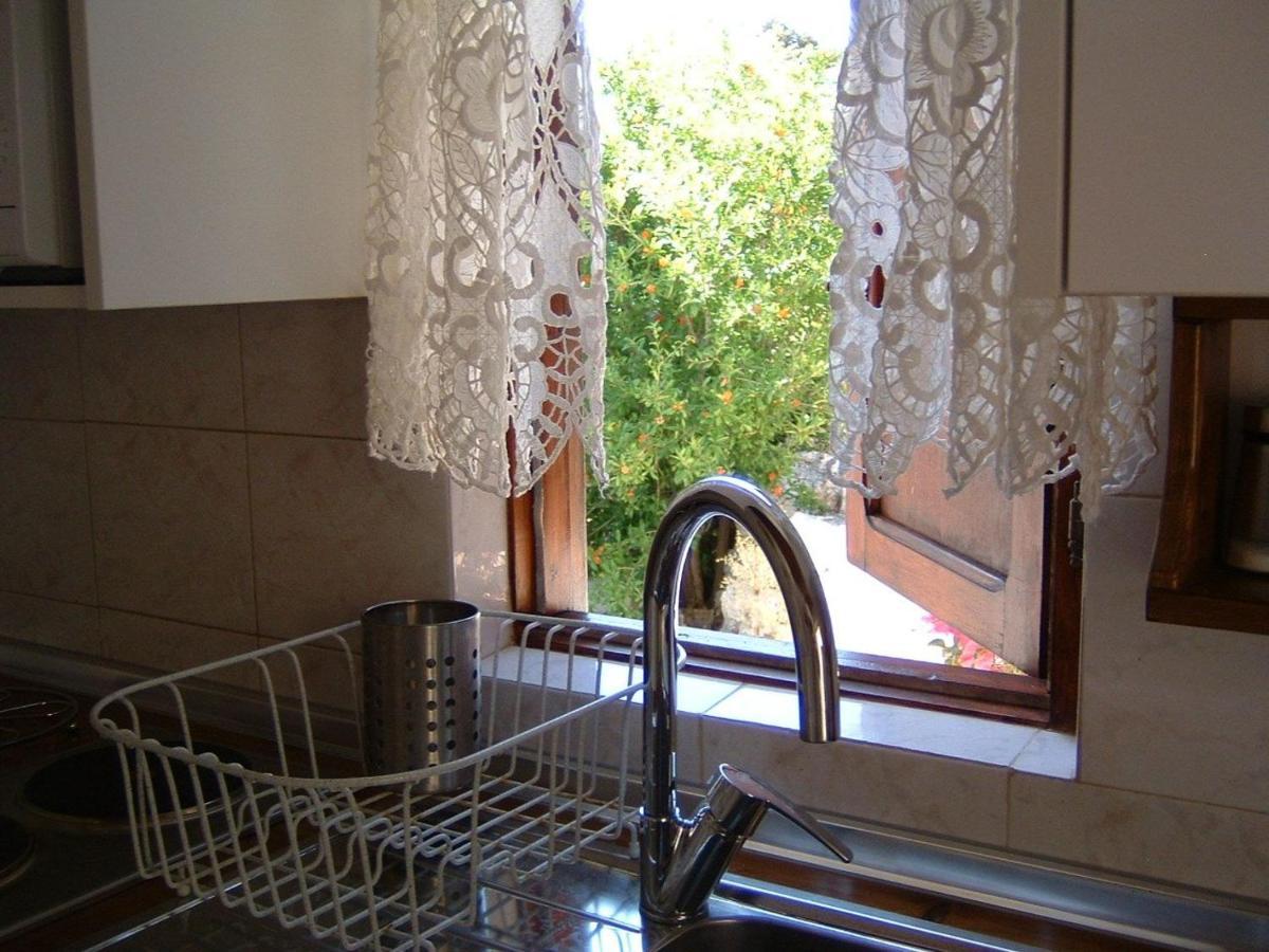 Yiayia'S Home Chalki Town 외부 사진