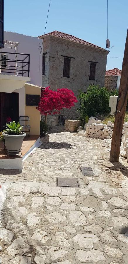 Yiayia'S Home Chalki Town 외부 사진