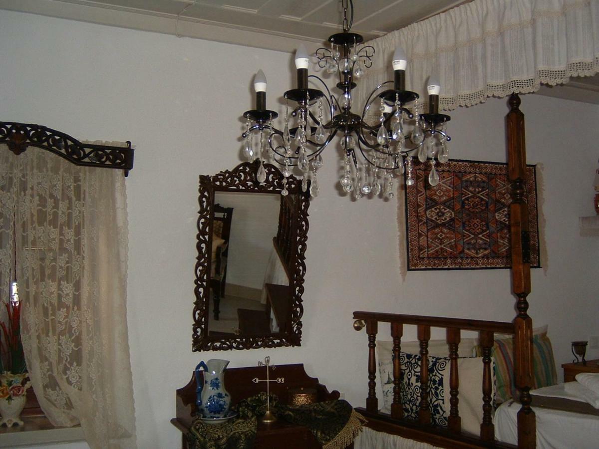 Yiayia'S Home Chalki Town 외부 사진