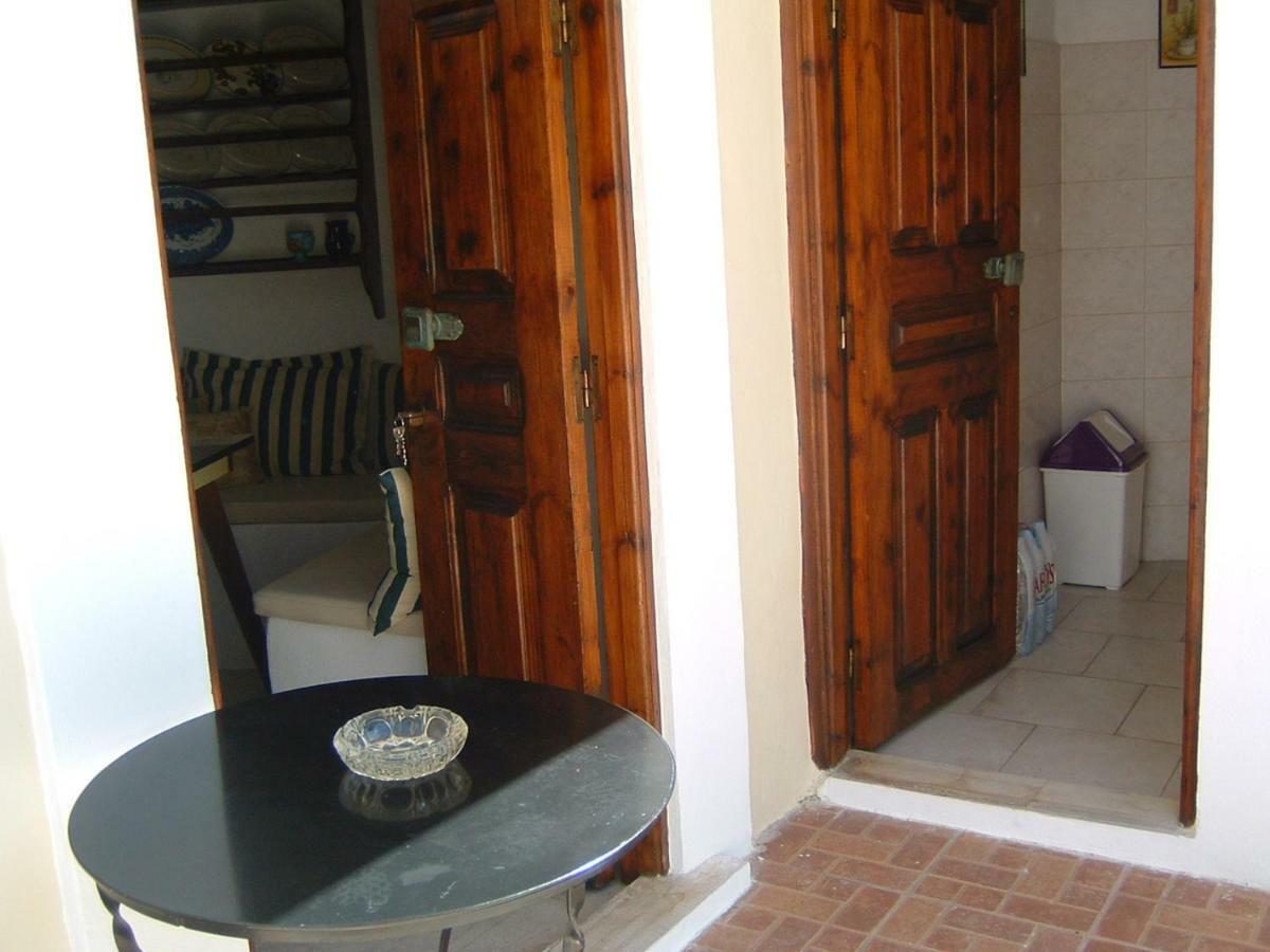 Yiayia'S Home Chalki Town 외부 사진
